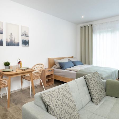 Apart4Me Scandi Apartment Geislingen Zentral Mit Parkplatz 가이슬링겐스타이게 외부 사진