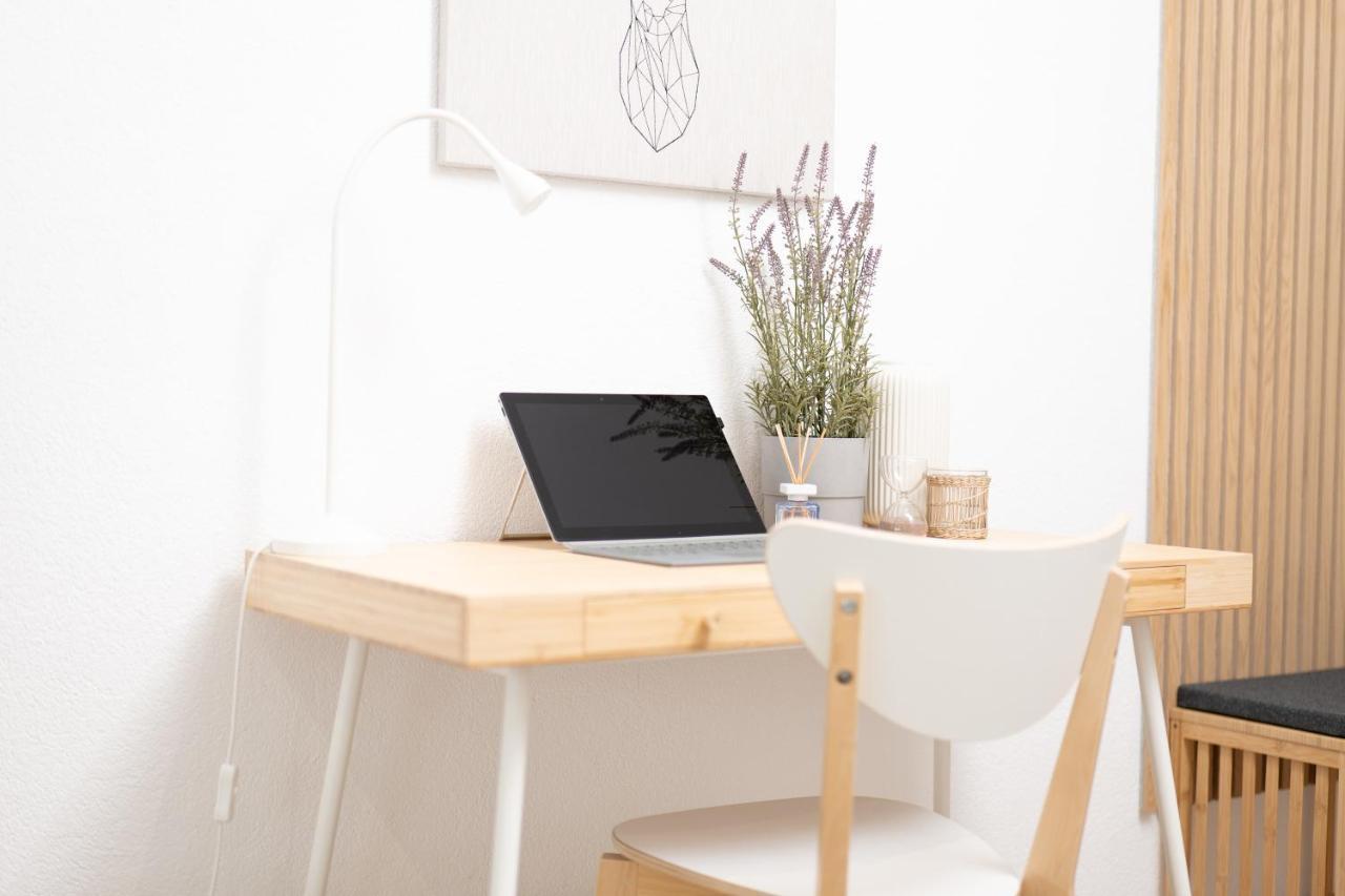 Apart4Me Scandi Apartment Geislingen Zentral Mit Parkplatz 가이슬링겐스타이게 외부 사진